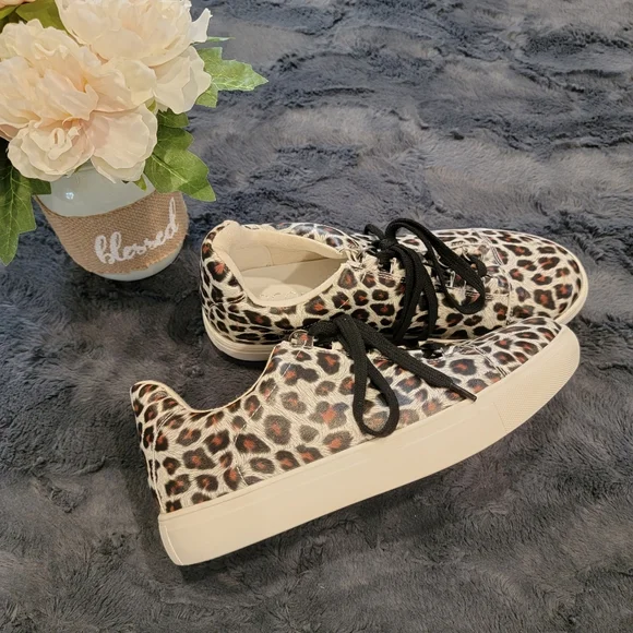Coconuts by Matisse Relay Animal Print Sneakers 7 M - Picture 4 of 16